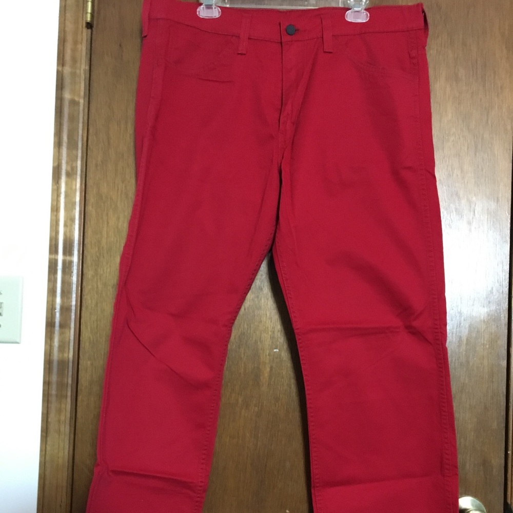 Red Levi’s 569 jeans